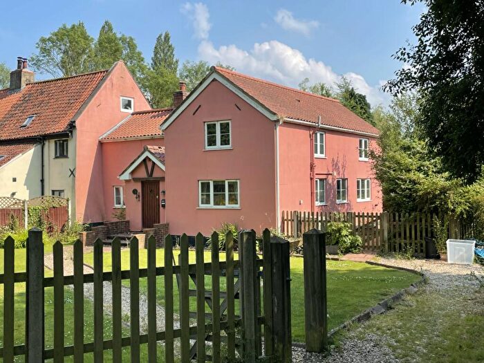 3 Bedroom Semi-Detached House For Sale In Hall Drive, Honingham, Norwich, Norfolk, NR9