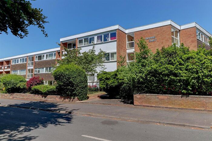 2 Bedroom Flat To Rent In Warren Close, Leamington Spa, CV32