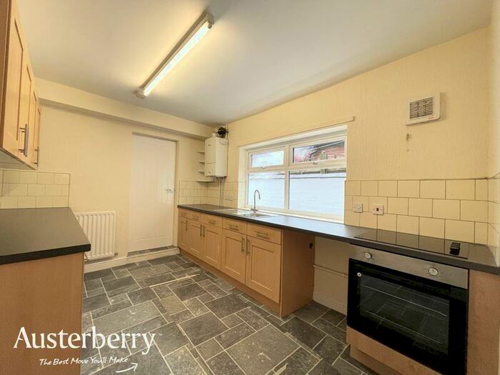 3 Bedroom Town House To Rent In Victoria Street, Basford, Stoke-On-Trent, Staffordshire, ST4