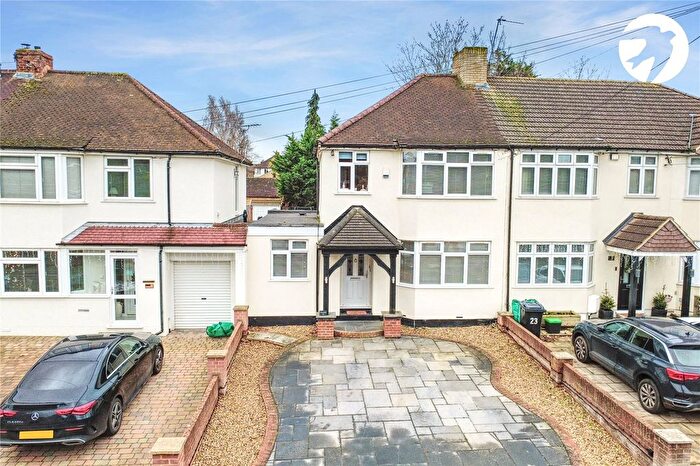 4 Bedroom Semi-Detached House For Sale In College Road, Hextable, Kent, BR8