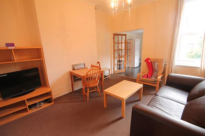 3 Bedroom Flat To Rent In Newlands Road, Jesmond, NE2