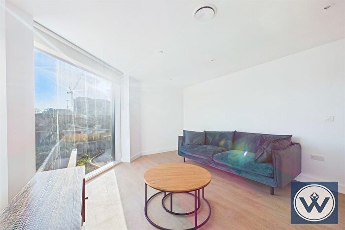 2 Bedroom Flat To Rent In Park View, Victoria Riverside, M4