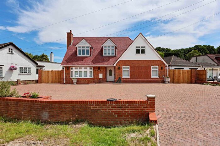5 Bedroom Detached House For Sale In Willow Crescent East, Denham, Uxbridge, UB9