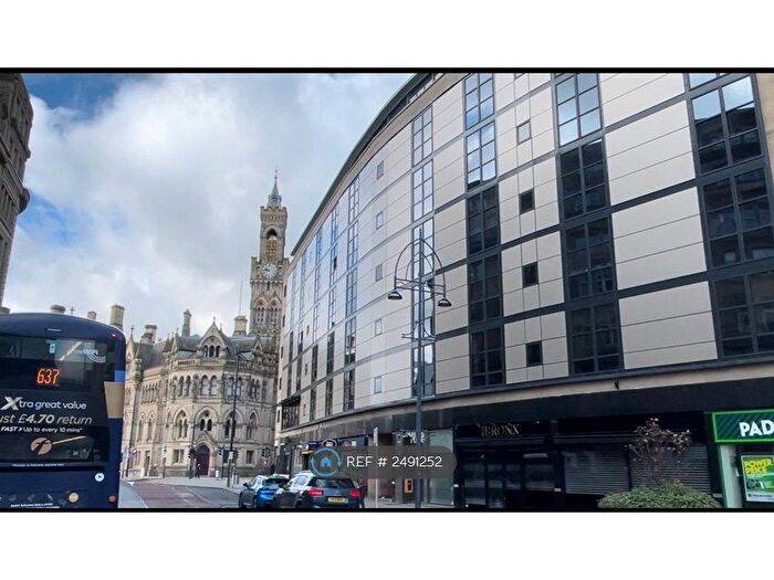 2 Bedroom Flat To Rent In Landmark House, Bradford, BD1