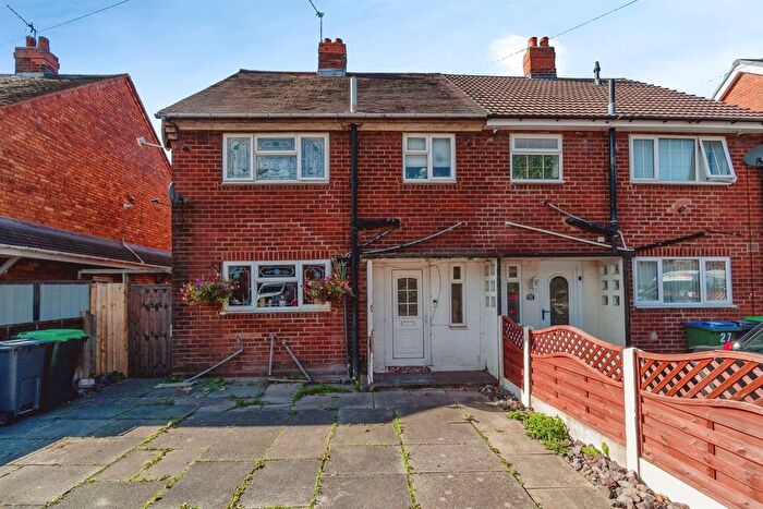 3 Bedroom Semi-Detached House For Sale In Ash Road, Wednesbury, WS10