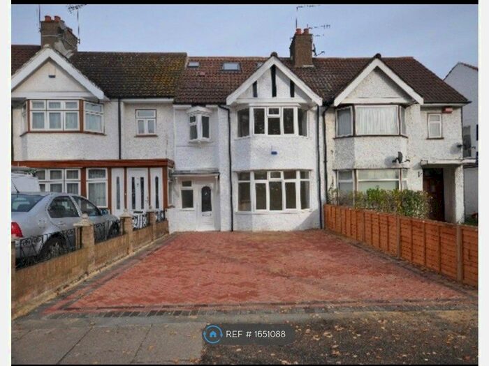 5 Bedroom Terraced House To Rent In Renters Avenue, London, NW4