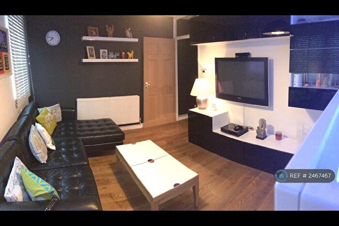 2 Bedroom Flat To Rent In Stavers House, London, E3