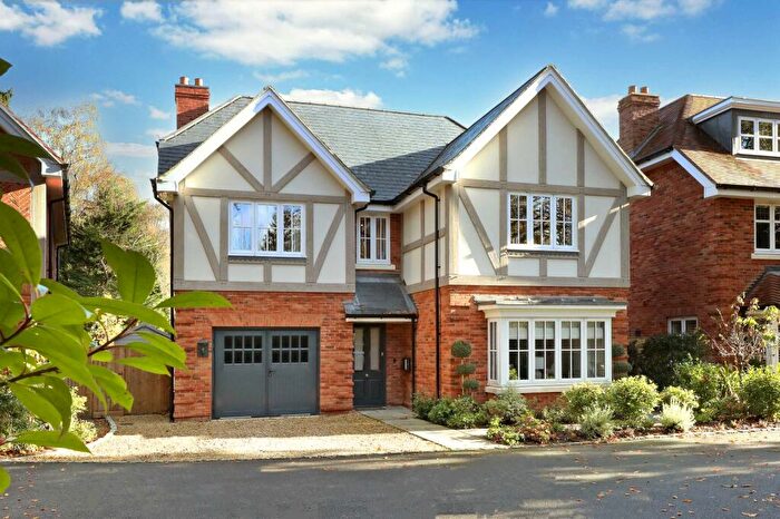 5 Bedroom Detached House For Sale In Ledborough Gate, Beaconsfield, HP9