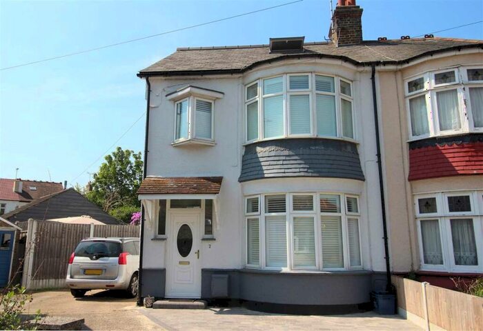 4 Bedroom Semi-Detached House To Rent In Westcliff On Sea, SS0