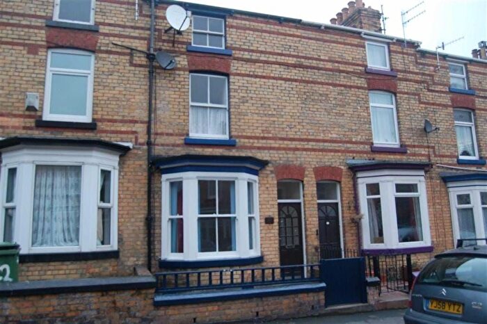3 Bedroom Terraced House For Sale In Murchison Street, Scarborough, YO12