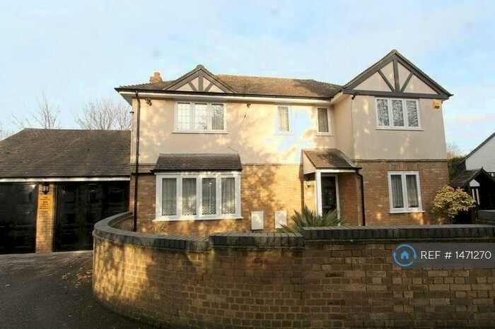 3 Bedroom Detached House To Rent In Beggars Roost Lane, Sutton, SM1