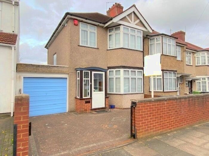 3 Bedroom Semi-Detached House To Rent In Sudbury Heights Avenue, Greenford, Middlesex, UB6