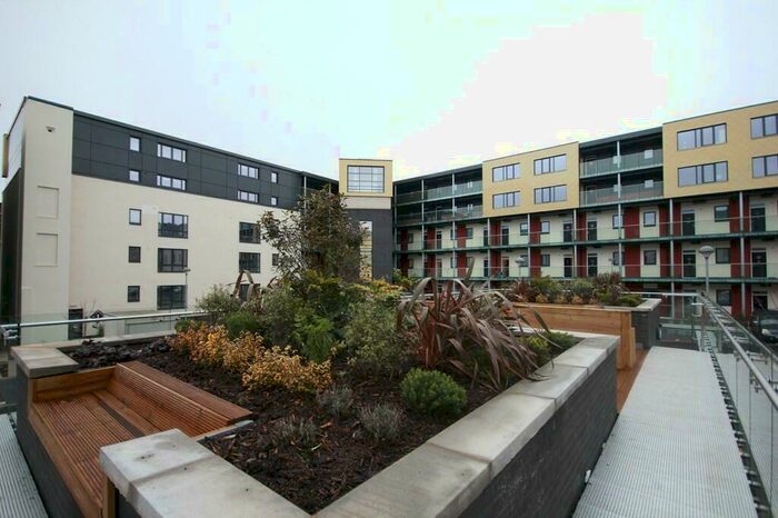 2 Bedroom Apartment To Rent In Fabrick Square, B12