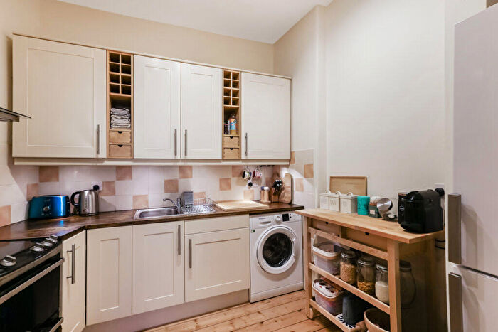 1 Bedroom Flat For Sale In / Bryson Road, Polwarth, Edinburgh, EH11
