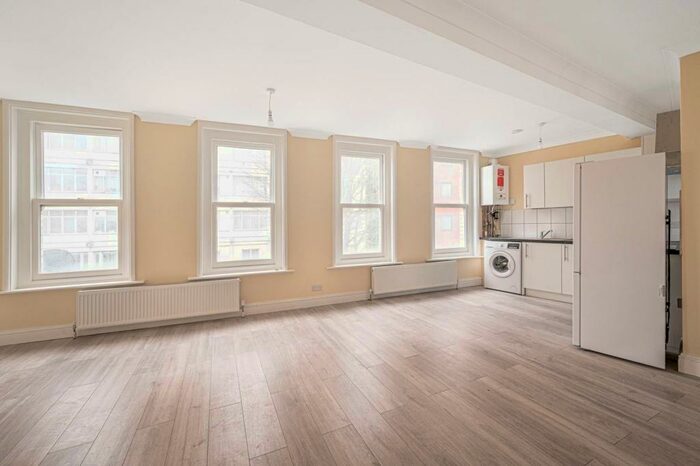 2 Bedroom Flat To Rent In Station Road, New Barnet, Barnet, EN5