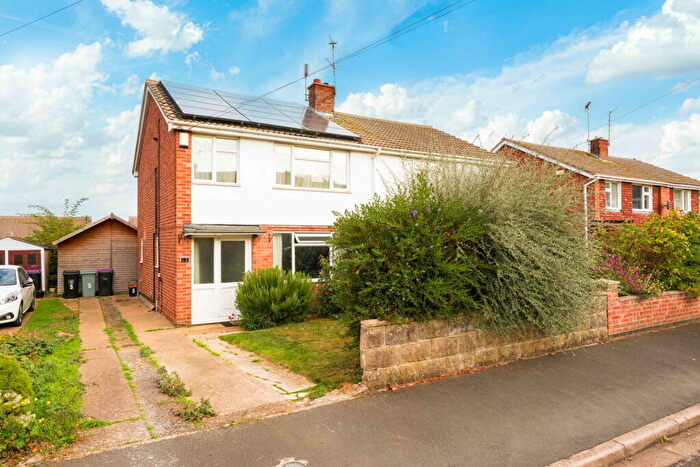 3 Bedroom Semi-Detached House For Sale In Shorwell Close In Grantham, NG31