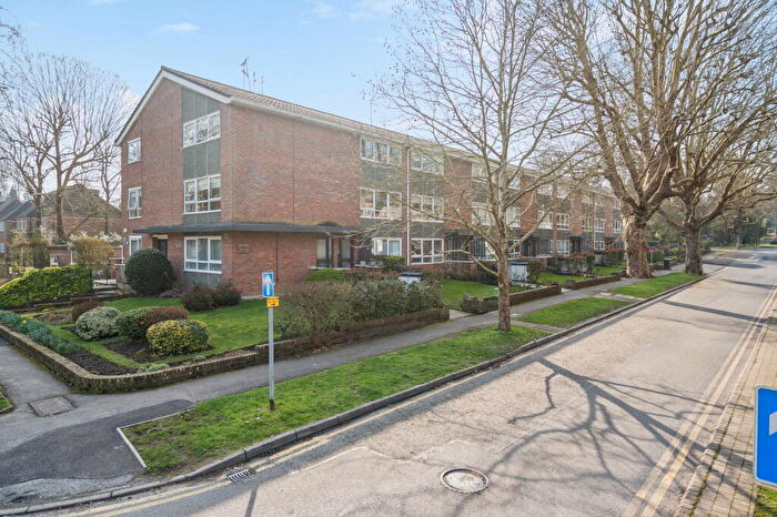 2 Bedroom Flat For Sale In Main Avenue, Moor Park, Northwood, Hertfordshire, HA6