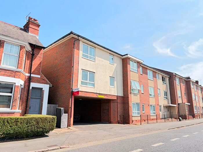 2 Bedroom Flat For Sale In Welford Road, Clarendon Park, Leicester, LE2
