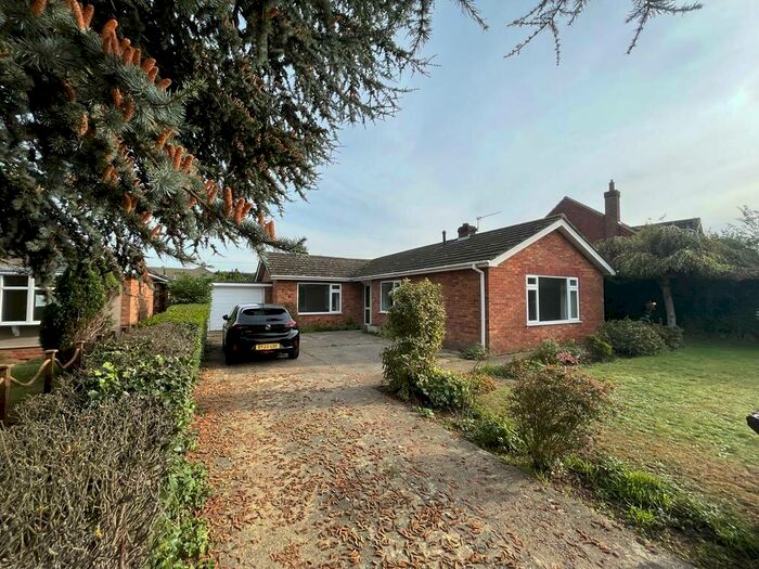 3 Bedroom Bungalow To Rent In Taverham Road, Taverham, Norwich, NR8