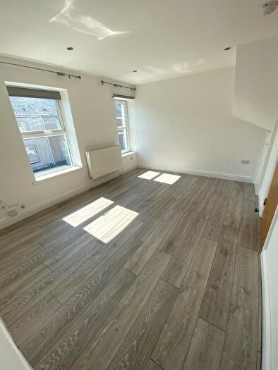 2 Bedroom Maisonette To Rent In North Clive Street, Cardiff(City), CF11