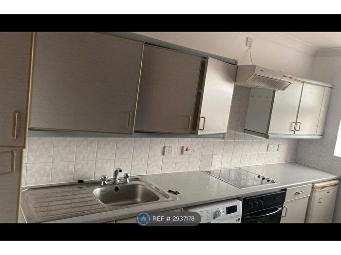 1 Bedroom Flat To Rent In Highwoods, Colchester, CO4