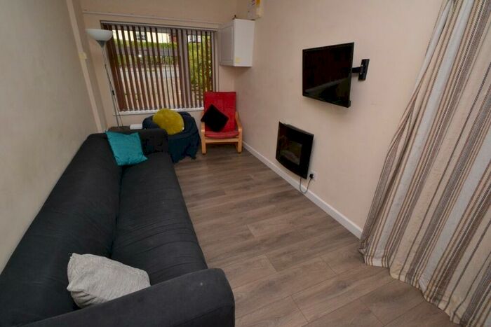 4 Bedroom Semi-Detached House To Rent In Allenfield Court, Park Road, Nottingham, NG7