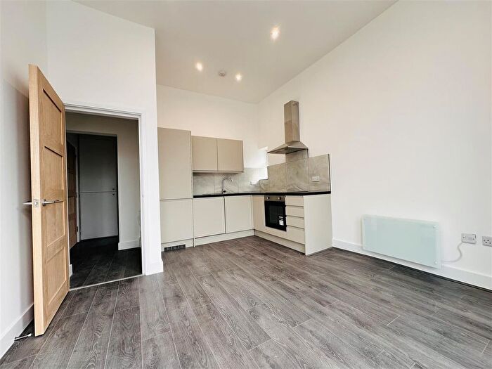 1 Bedroom Flat To Rent In Albert Road, Eccles, M30