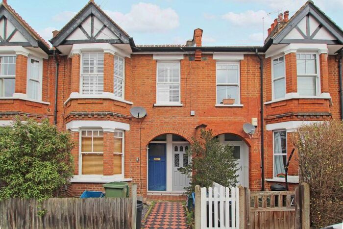2 Bedroom Flat To Rent In Godstone Road, St Margarets, Twickenham, TW1