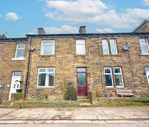 3 Bedroom Terraced House For Sale In South View, Cross Hills, BD20