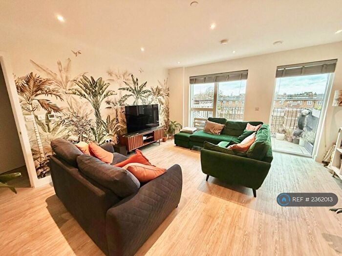 2 Bedroom Flat To Rent In Walrond House, London, N16