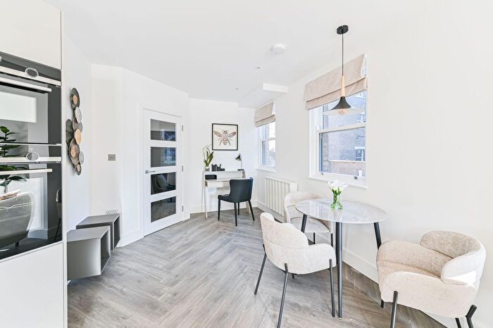 2 Bedroom Flat For Sale In The Wharf Collection, Battersea, London, SW11