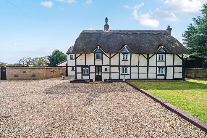 3 Bedroom Detached House For Sale In Crookham Common, Thatcham, RG7