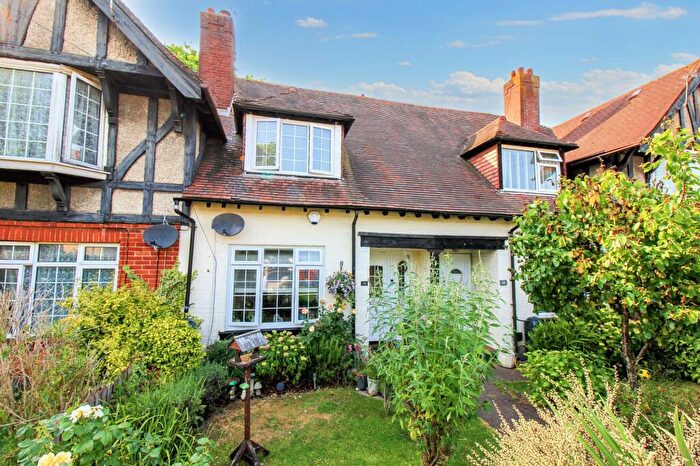 3 Bedroom Terraced House For Sale In Magnolia Road, Merryoak, SO19