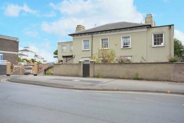 8 Bedroom Detached House To Rent In **&#pppw Exc** Derby Road, Nottingham, NG7