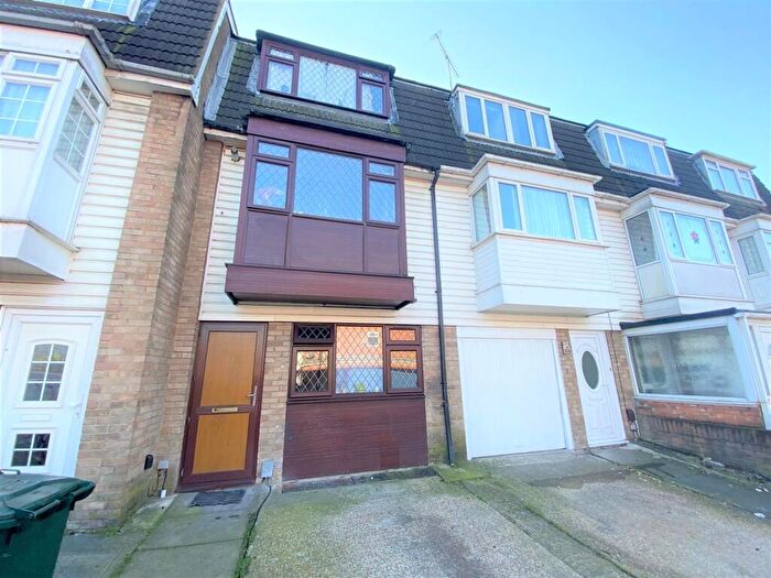 4 Bedroom Terraced House To Rent In Atkinson Road, London, E16