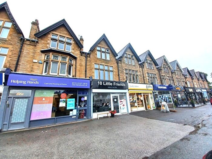 3 Bedroom Flat To Rent In Street Lane, Leeds, West Yorkshire, LS8