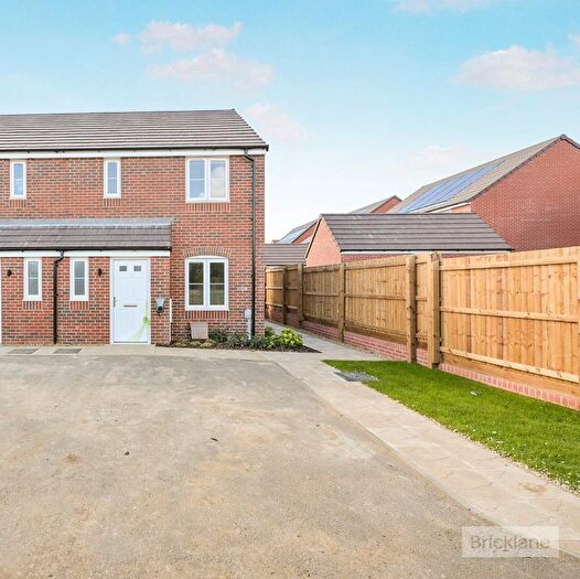 3 Bedroom End Of Terrace House To Rent In Blake Close, Market Harborough, LE16