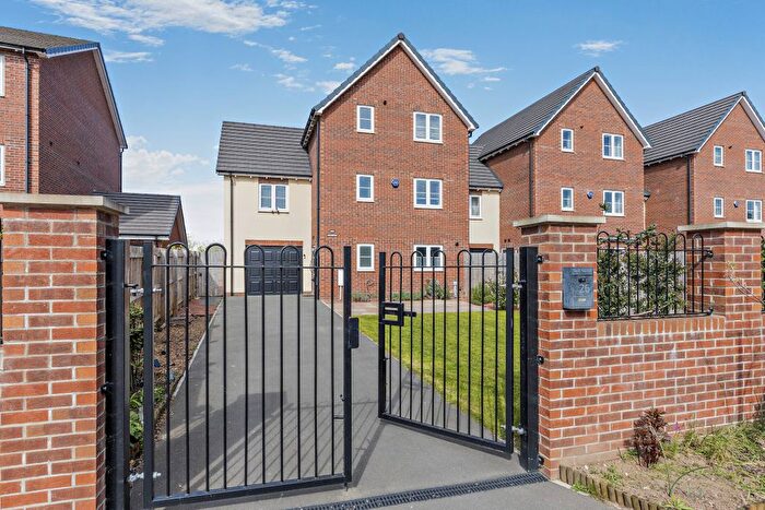 4 Bedroom Link Detached House For Sale In Waterside Crescent, Castleford, West Yorkshire, WF10