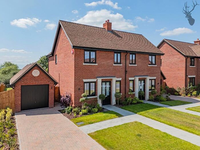 3 Bedroom Semi-Detached House For Sale In High House Farm, Stapleford Abbotts, RM4
