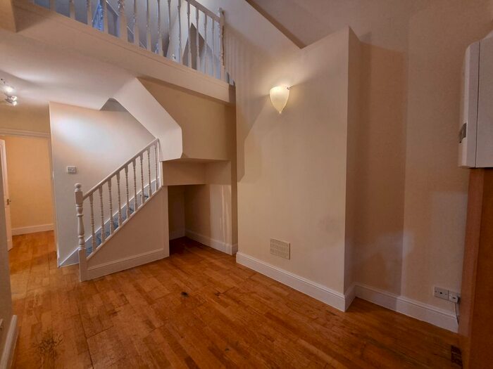 2 Bedroom Flat To Rent In Ferrers Road, London SW16