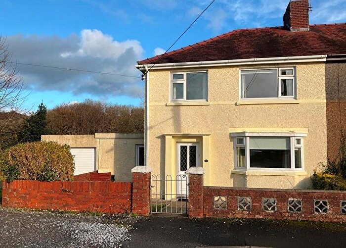 3 Bedroom Semi-Detached House To Rent In Penybryn Avenue, Burry Port, Carmarthenshire., SA16