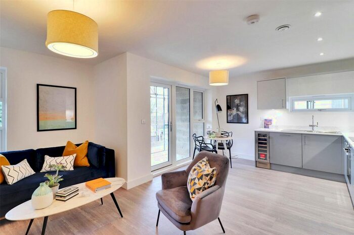 2 Bedroom Flat For Sale In The Hop Pocket, Maidstone Road, Tonbridge, Kent, TN12