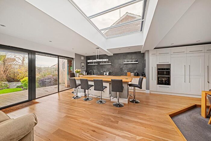 5 Bedroom Detached House For Sale In Wrotham Rd, Meopham, Gravesend, DA13