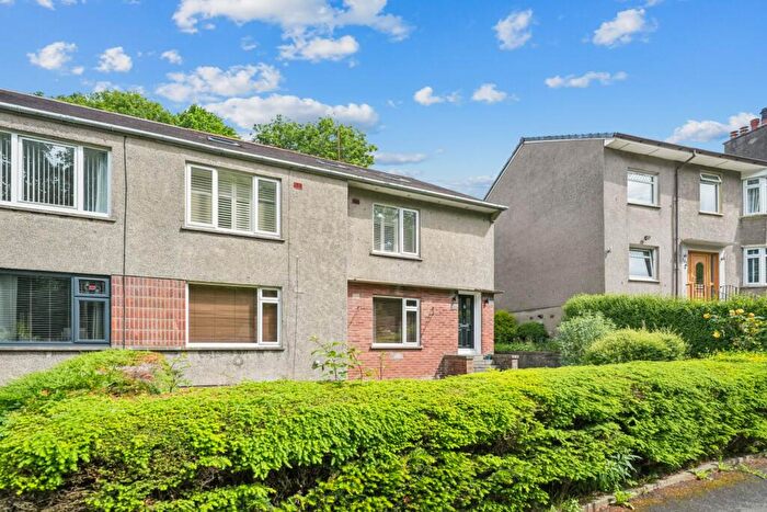 4 Bedroom Flat To Rent In Brenfield Road, Muirend, Glasgow, G44
