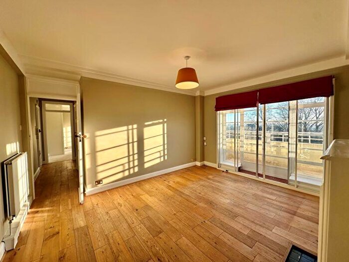 2 Bedroom Apartment To Rent In Hornsey Lane, Highgate, N6