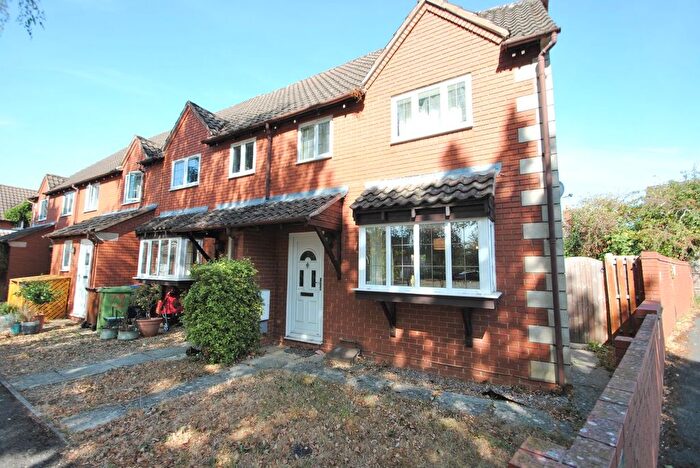 3 Bedroom Terraced House For Sale In The Highgrove, Bishops Cleeve, Cheltenham, GL52