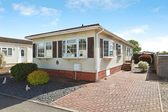 2 Bedroom Property For Sale In Bentleys Way, Broadway, Worcestershire, WR12