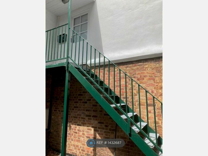 2 Bedroom Flat To Rent In Sevenoaks, Sevenoaks, TN13