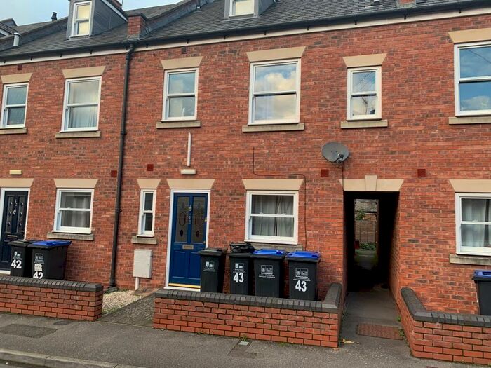 6 Bedroom Terraced House To Rent In Gordon Street, Leamington Spa, Warwickshire, CV31