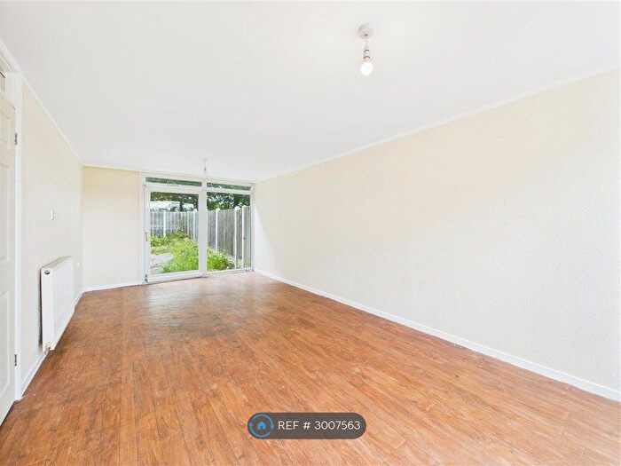3 Bedroom End Terrace House To Rent In Bowshaw Avenue, Sheffield, S8